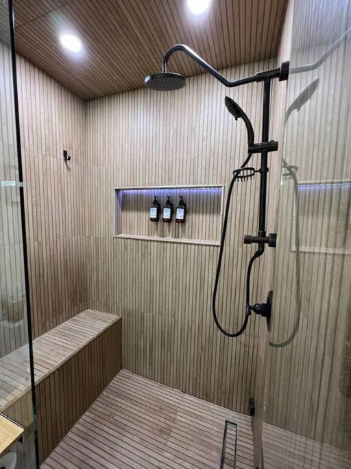 Gondola Chalet -new Luxury 5 Bdrm @ Canyon Lodge, Steam