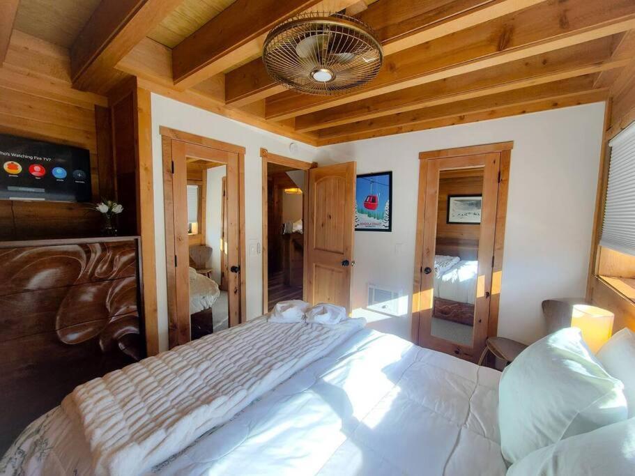 Gondola Chalet -new Luxury 5 Bdrm @ Canyon Lodge, Steam Mammoth Lakes