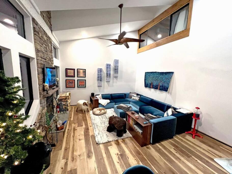 Gondola Chalet -new Luxury 5 Bdrm @ Canyon Lodge, Steam * Mammoth Lakes