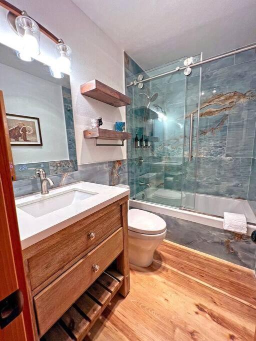 Chalet Gondola Chalet -new Luxury 5 Bdrm @ Canyon Lodge, Steam *